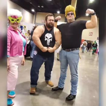 Cosplay de Johnny Bravo en convencion anime