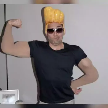 Cosplay de Johnny Bravo en version moreno