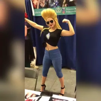 Johnny Bravo cosplay en version mujer